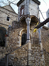 Taxiarchis Church, Mesta
